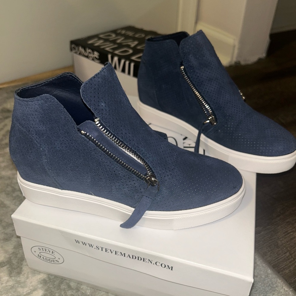 Steve Madden Women's Blue Suede Sneakers